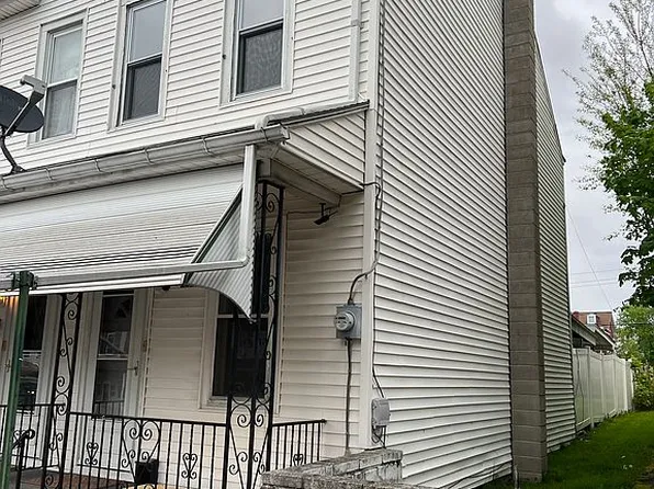 235 S Vine St, Mount Carmel, PA 17851