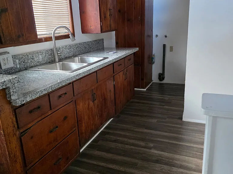 3250 1/2 Walnut Grove Ave — Photo 6