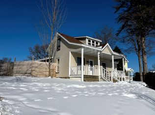 544 W Upton Ave, Reed City, MI 49677