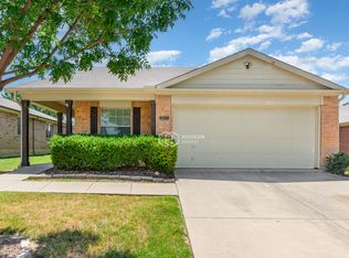 8824 Chisholm Trl, Aubrey, TX 76227