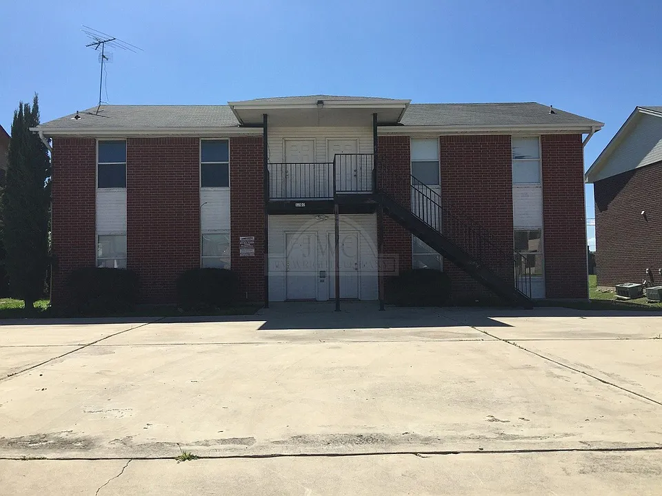 1702 Benttree Dr