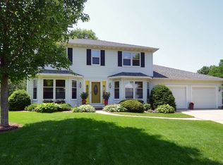 206 Sauk Creek Dr, Madison, WI 53717