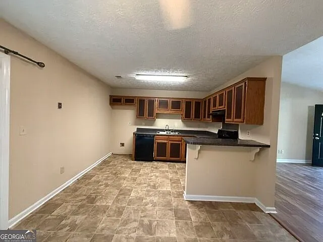 3 bed, 2.0 bath, 1258 sqft, $1,850 — Photo 4