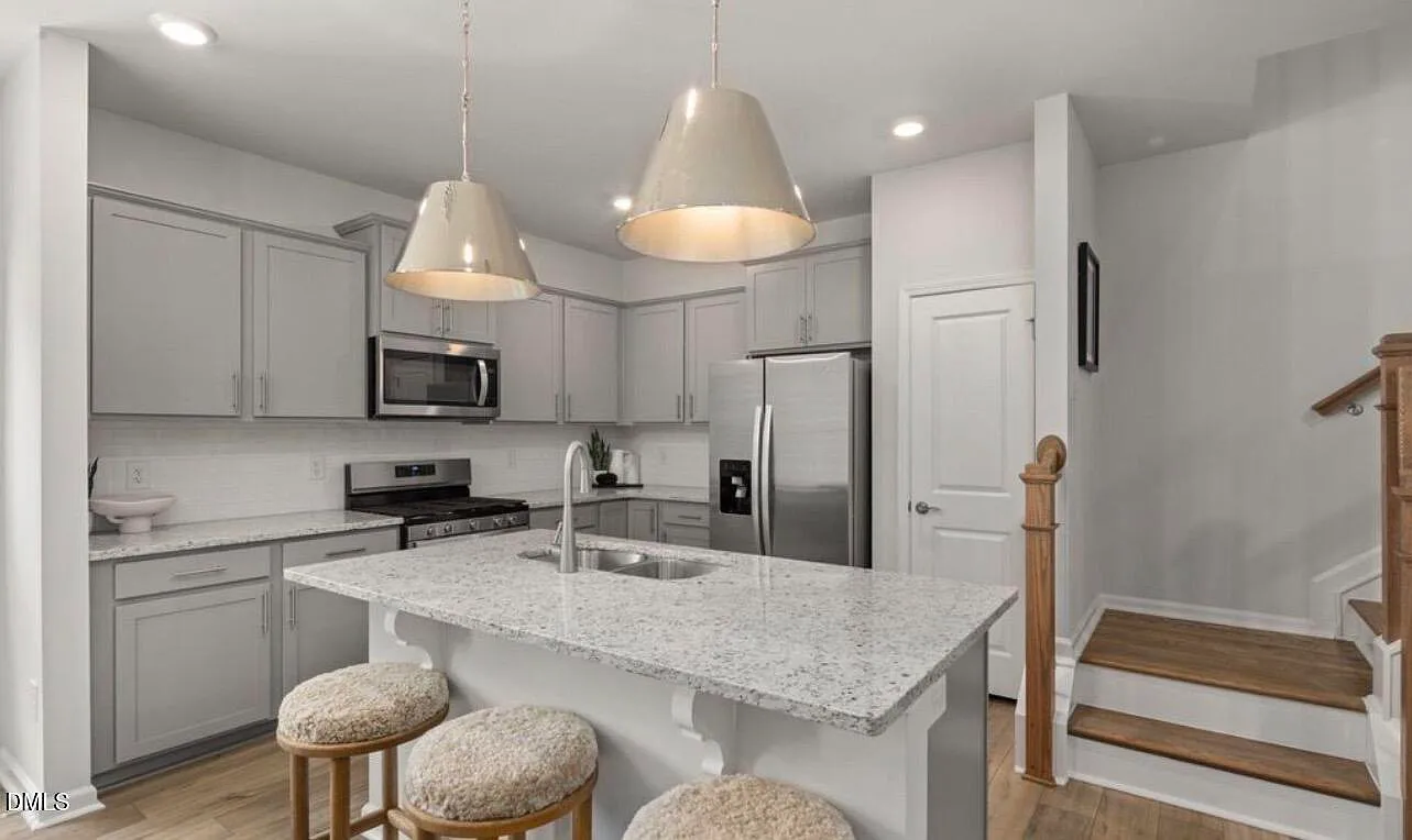 Studio, 2.5 bath, 1558 sqft, $1,995 — Photo 3