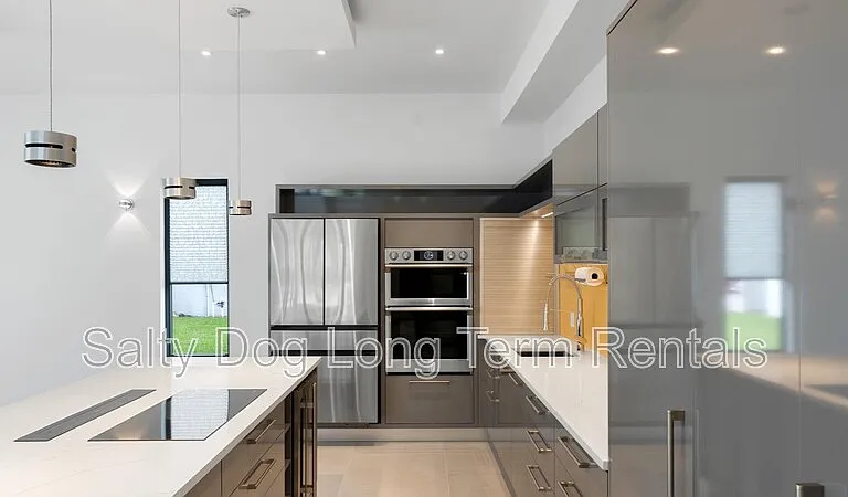3001 John Anderson Dr — Photo 7