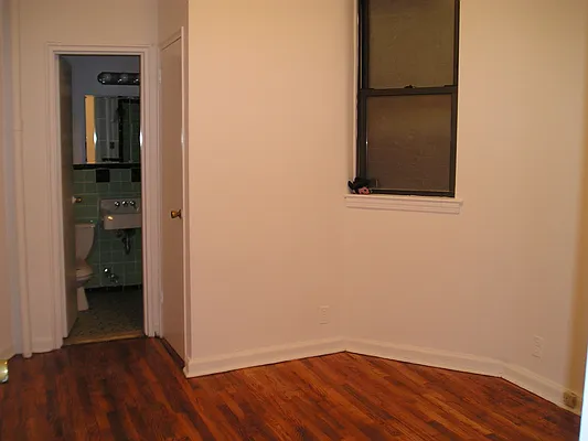 Rented by Eric Goodman Realty Corp | media 12