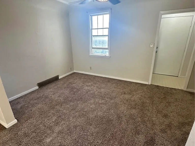 402 S Wayland Ave — Photo 4