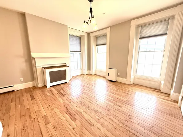 128 Hammond St, Bangor, ME