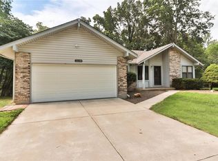 1119 Seine Dr, Lake Saint Louis, MO
