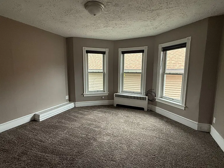 952 Market St — Photo 8