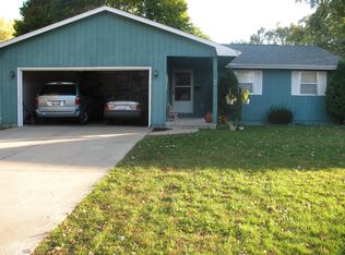 1076 Briarcliff Dr, Rantoul, IL 61866