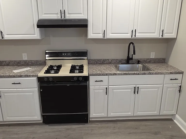 1614 Ashburton St — Photo 3