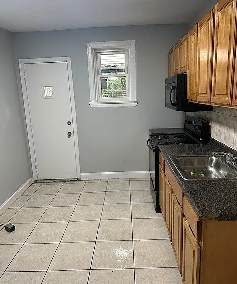 2339 N Gratz St — Photo 9