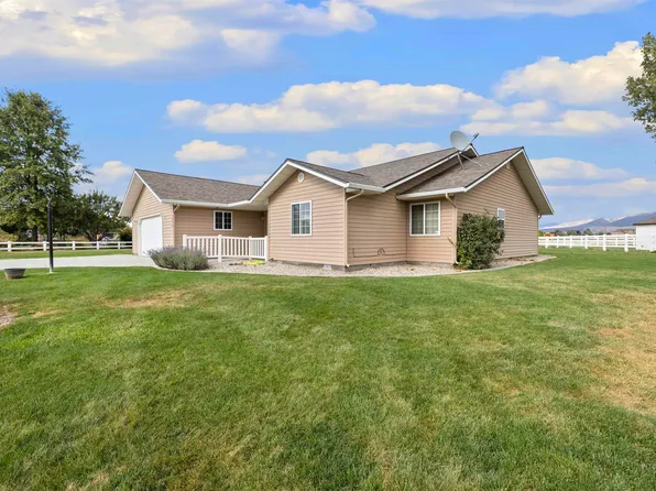 1974 Geneva Way, Emmett, ID 83617