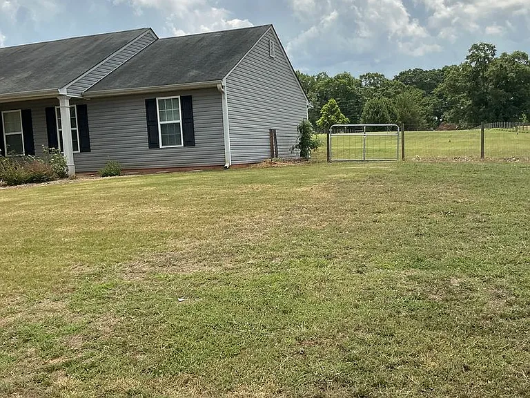 220 Jeremy Dr — Photo 36