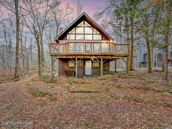 45 State Park Dr, Gouldsboro, PA 18424