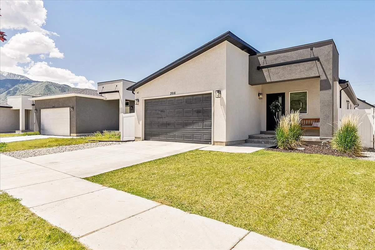6 bed, 4.5 bath, 3069 sqft, $3,100 — Photo 1