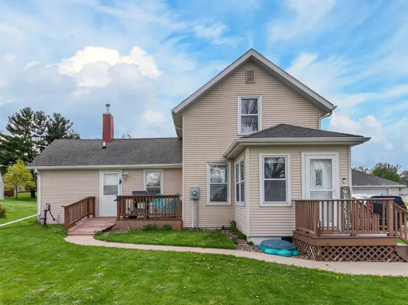 433 N Pine St, West Union, IA 52175