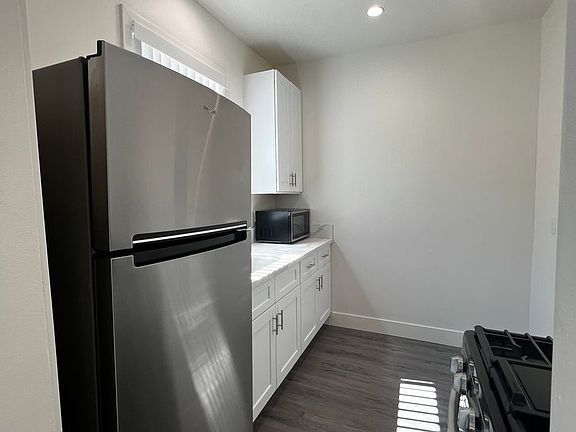 4th image of 3819 S Flower Dr #15