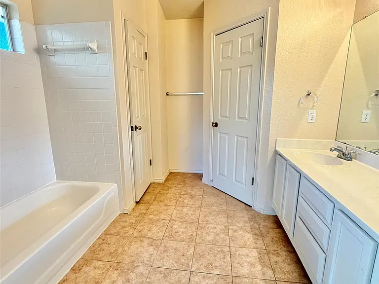 9341 Bernoulli Dr — Photo 10