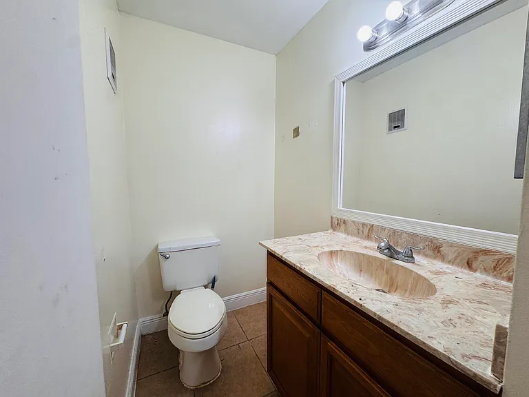7 Crossings Cir #G — Photo 22