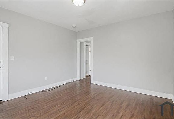 5th image of 31 Aetna St APT 3