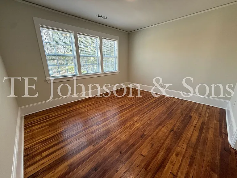 2106 S Main St #3 — Photo 22