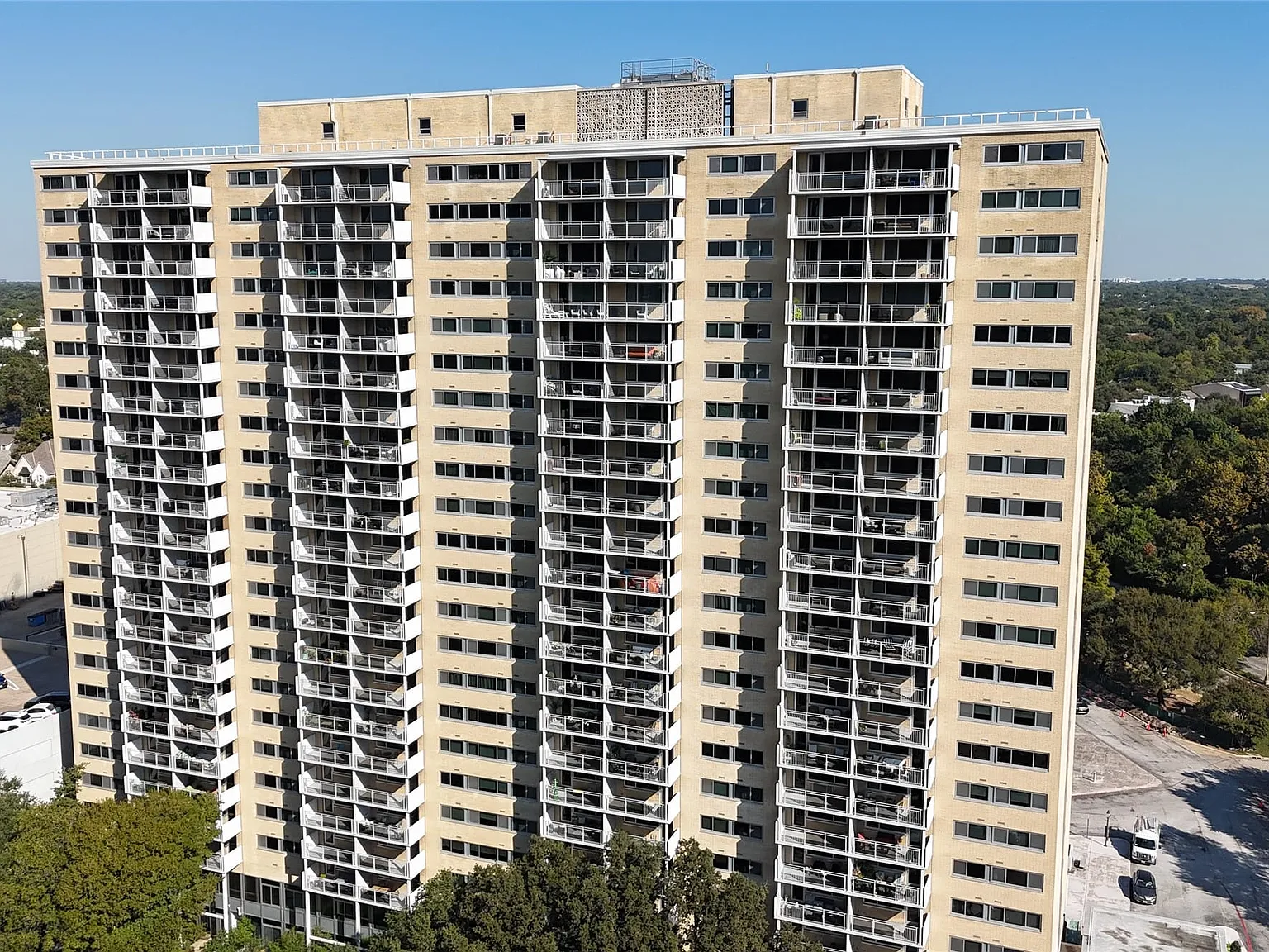 2 bed, 2.0 bath, 971 sqft, $2,500 — Photo 1