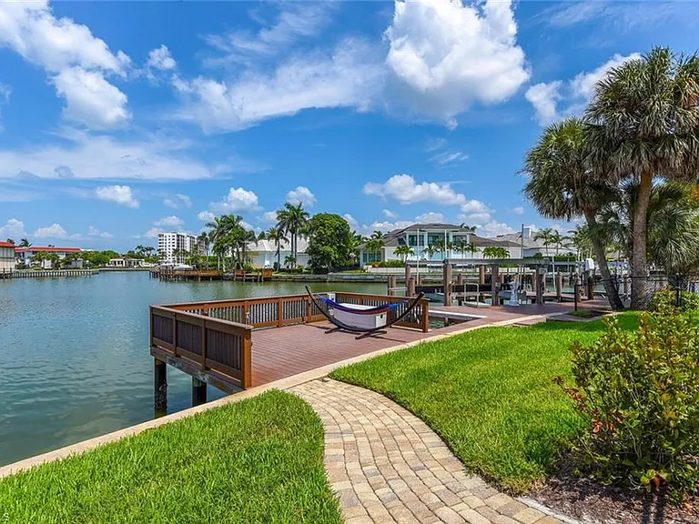 215 Mooring Line Dr — Photo 49