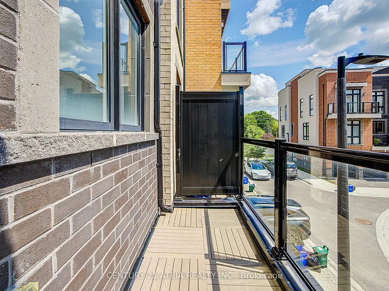 1 Bond Cres #1 — Photo 23