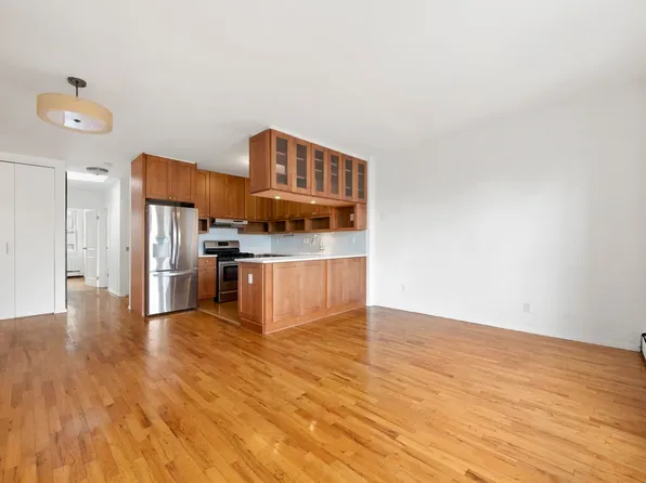 42 Carroll Street image 2 of 15