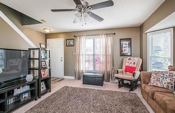 Nice tiled entry and plenty of light with many windows make this home so welcoming.