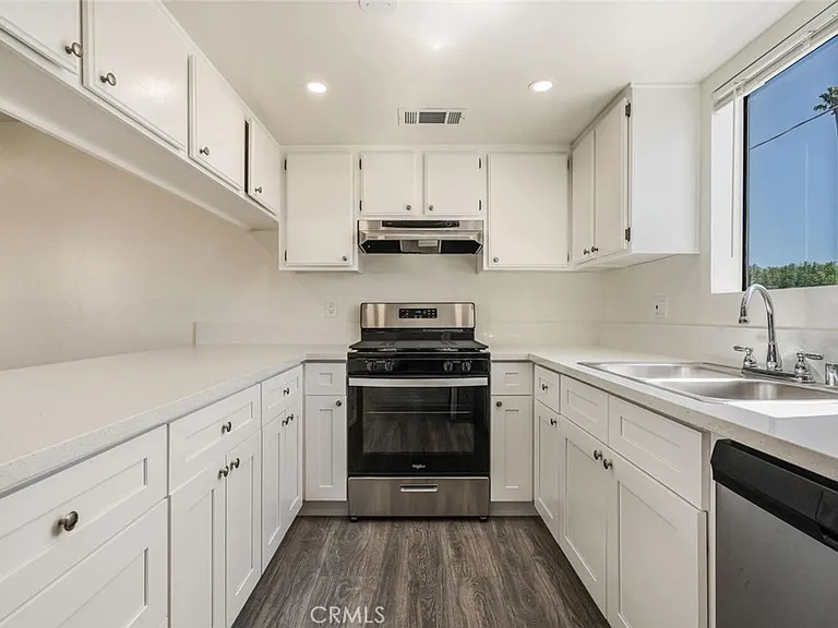 1129 Linden Ave #3 — Photo 7