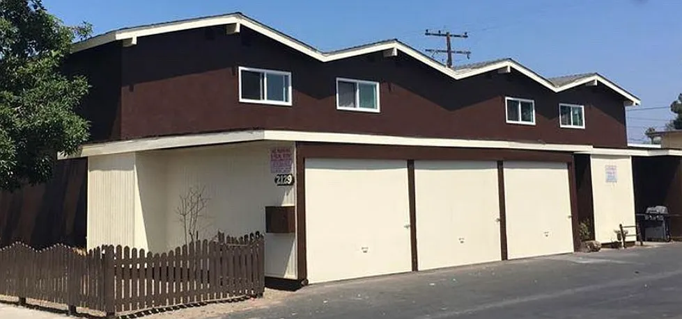 2129 W Brownwood Ave — Photo 1