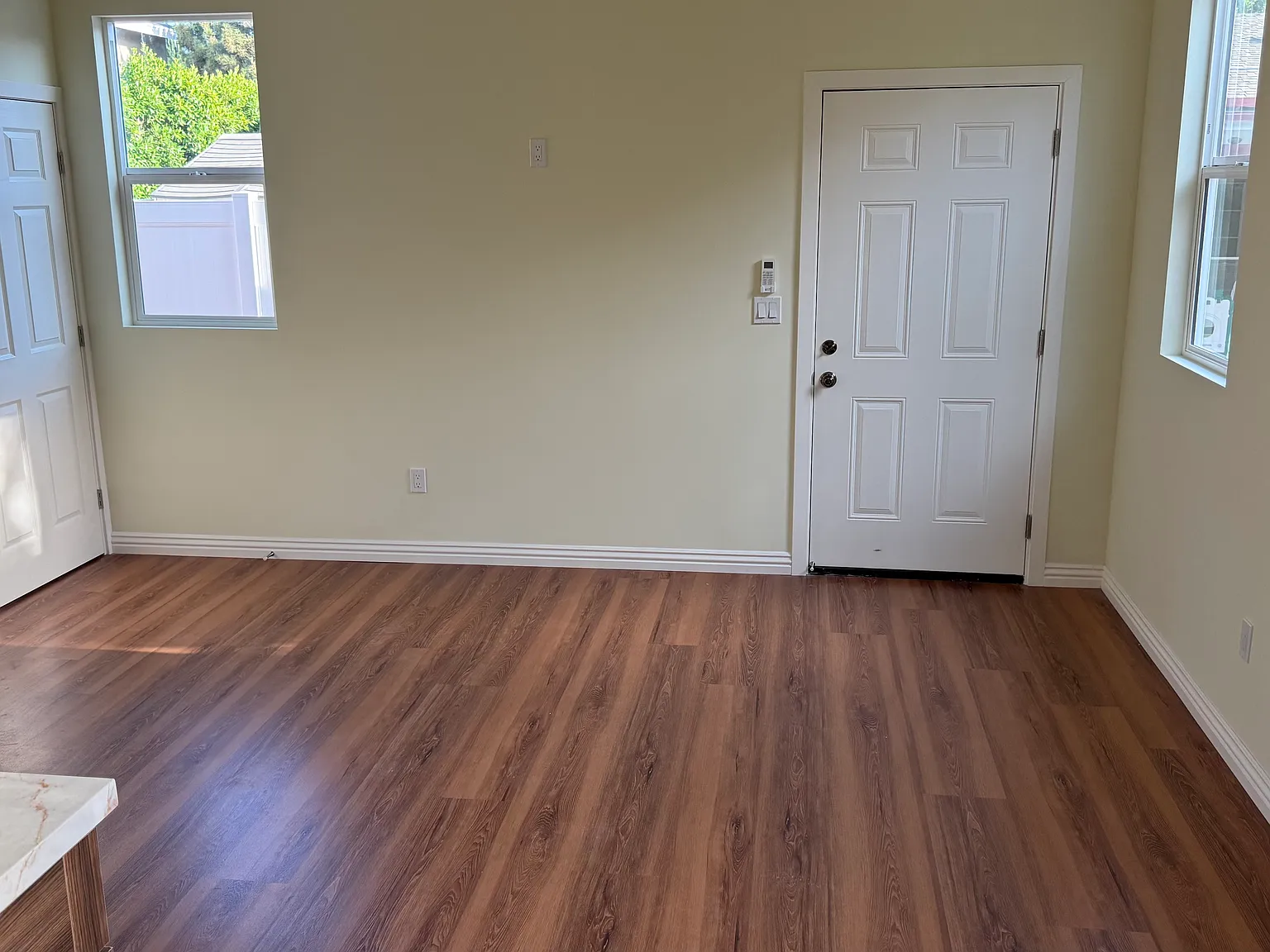 3 bed, 1200 sqft, $3,800 — Photo 3