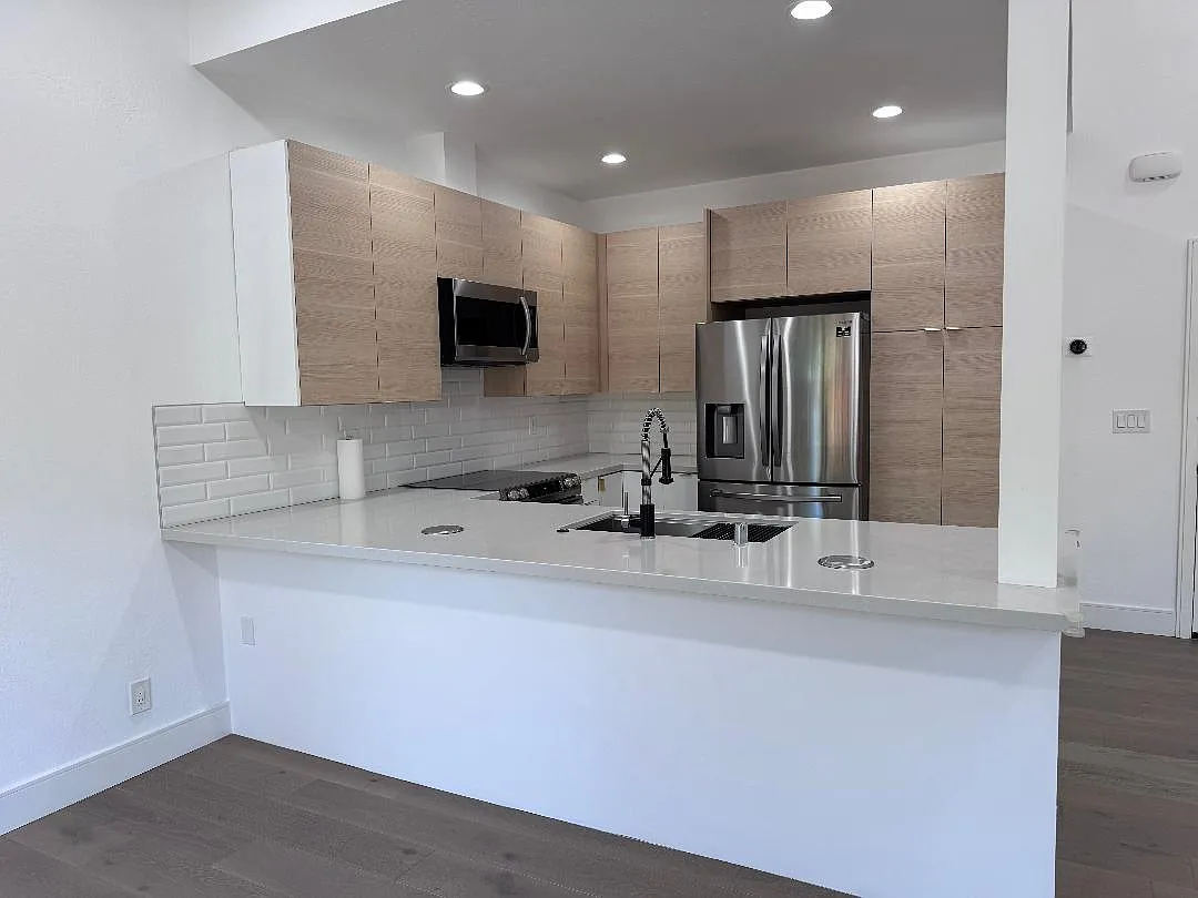 2 bed, 1060 sqft, $4,500 — Photo 4