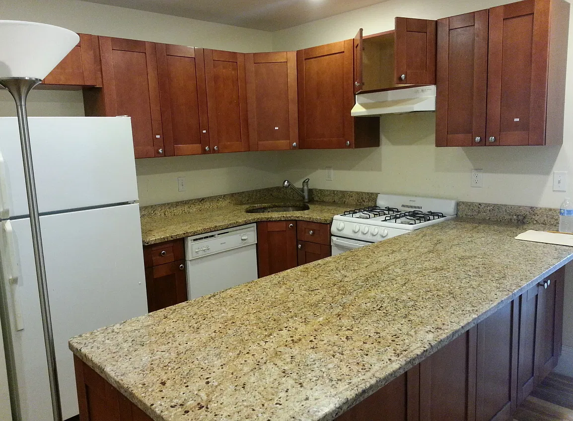 3 bed, 9999 sqft, $4,200 — Photo 2