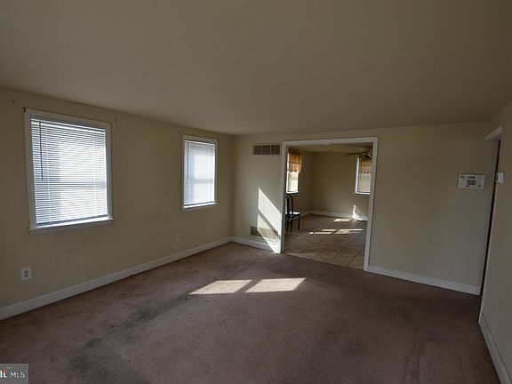 5th image of 4 Redwood Ave