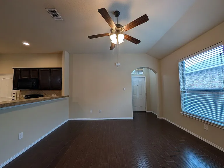 298 Rosalie Dr — Photo 6