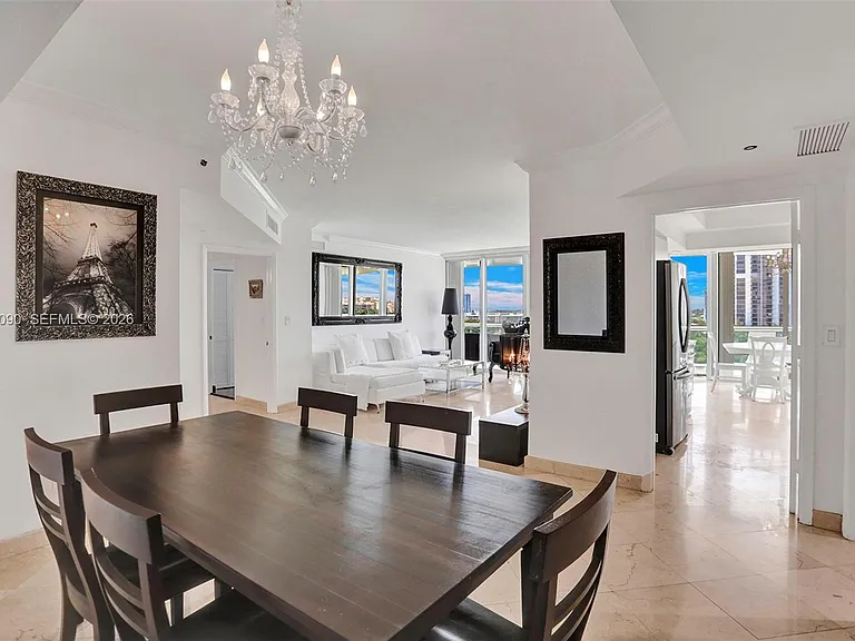 7000 Island Blvd #808 — Photo 3