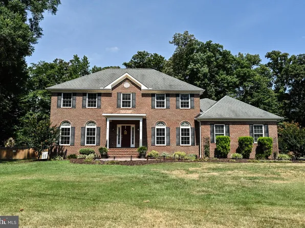 9109 Wildwood St, Lorton, VA 22079