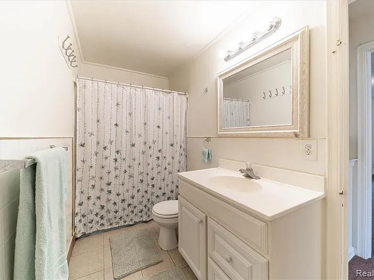 4335 Territorial Rd #B — Photo 18