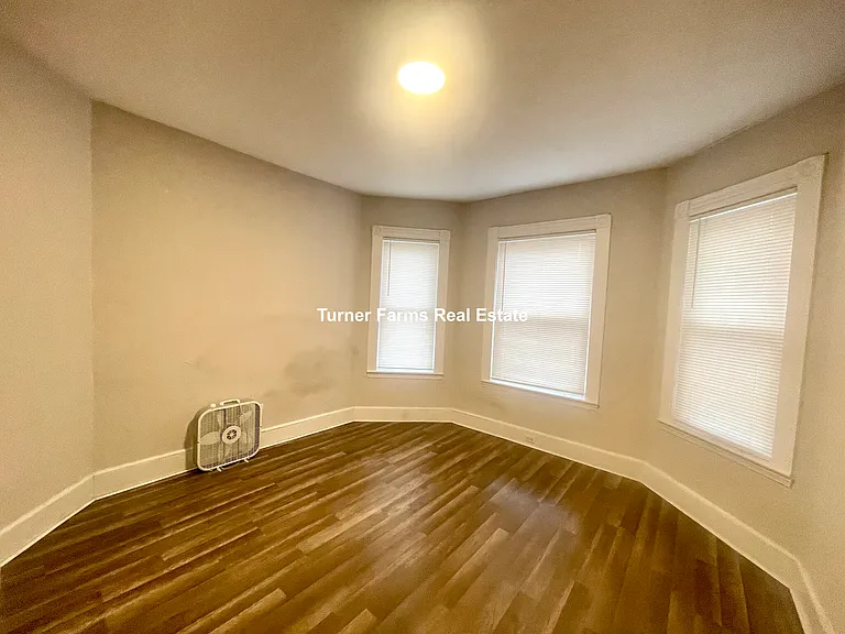 45 Crescent Ave #1R — Photo 3