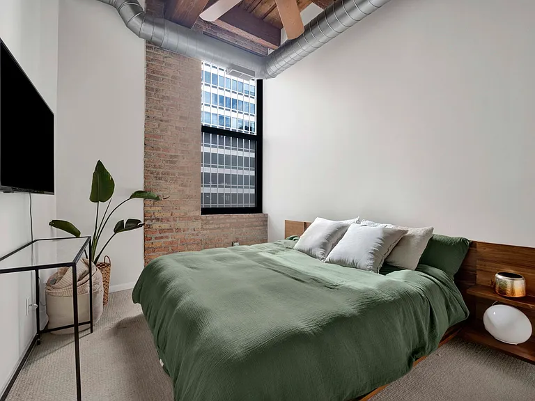 525 W Superior St #322 — Photo 19