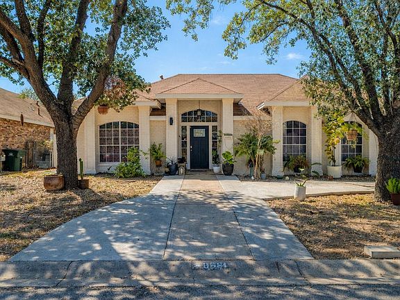 3rd image of 8601 Oakridge Loop