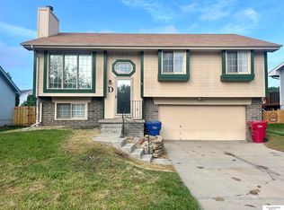 15026 Chalco Pointe Cir, Omaha, NE 68138