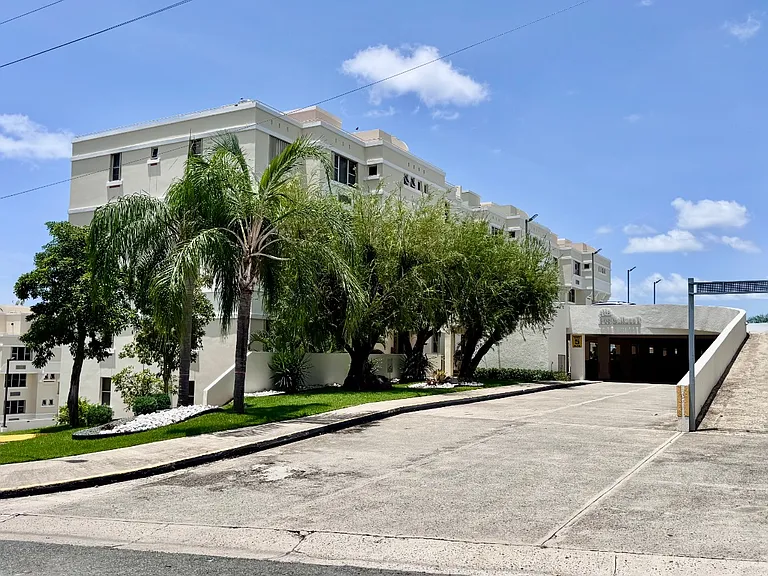 1 Las Colinas — Photo 4