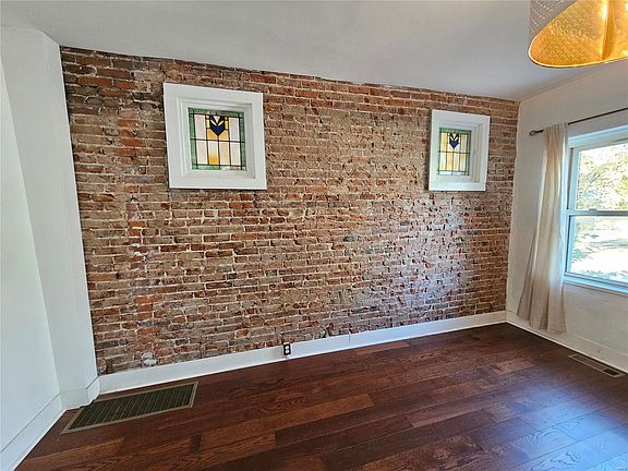 5th image of 4742 Newport Ave