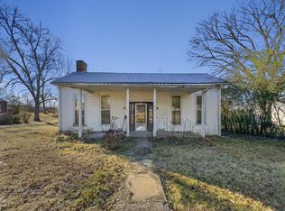 117 W End Ave, Centerville, TN 37033