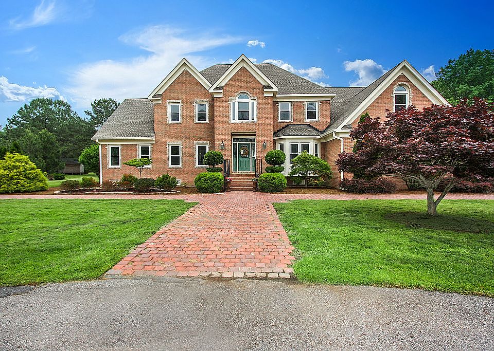 1st image of 109 Creekview Ln